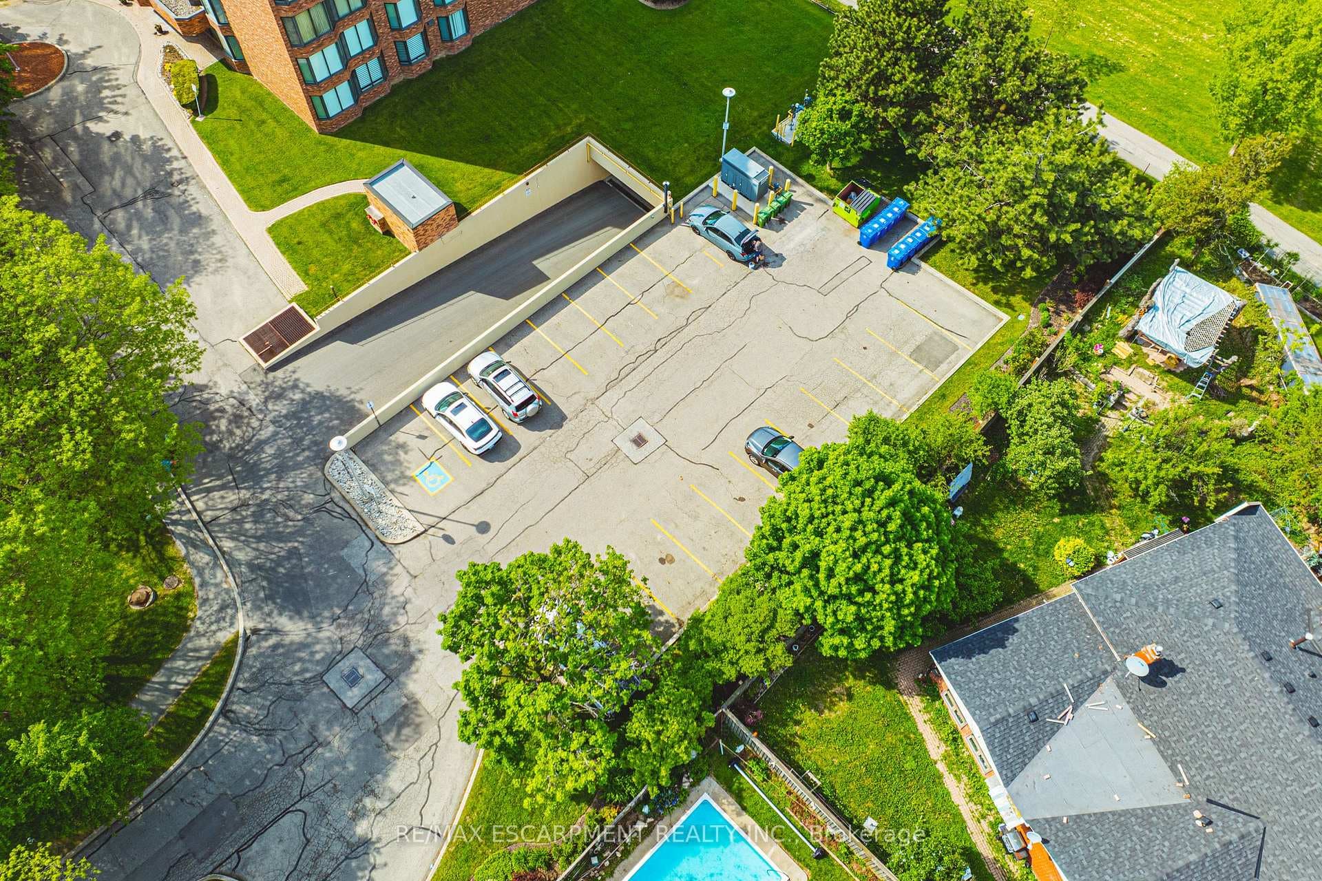 180 Limeridge Road Unit 103 photo 19