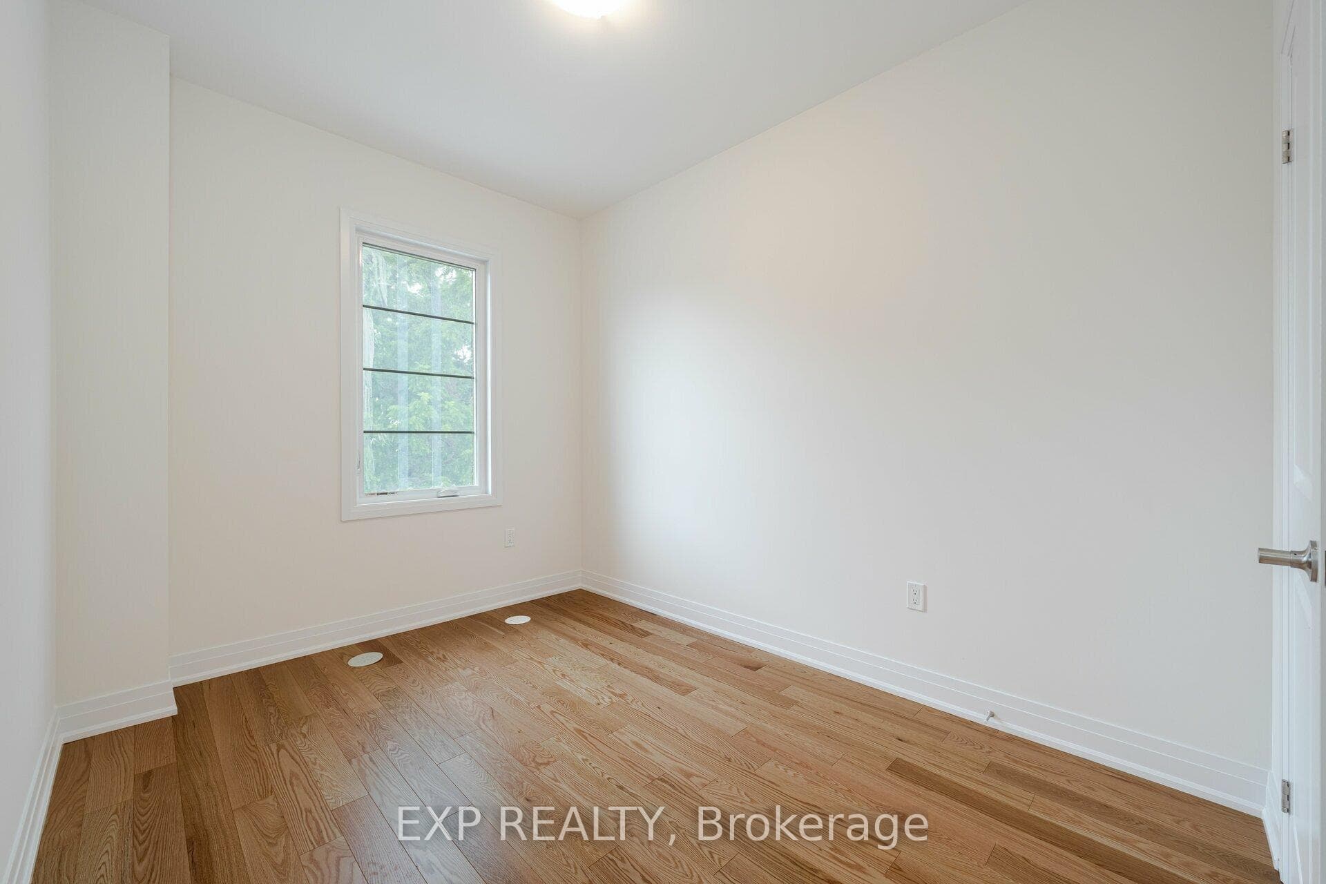209 Wyndham Street photo 26