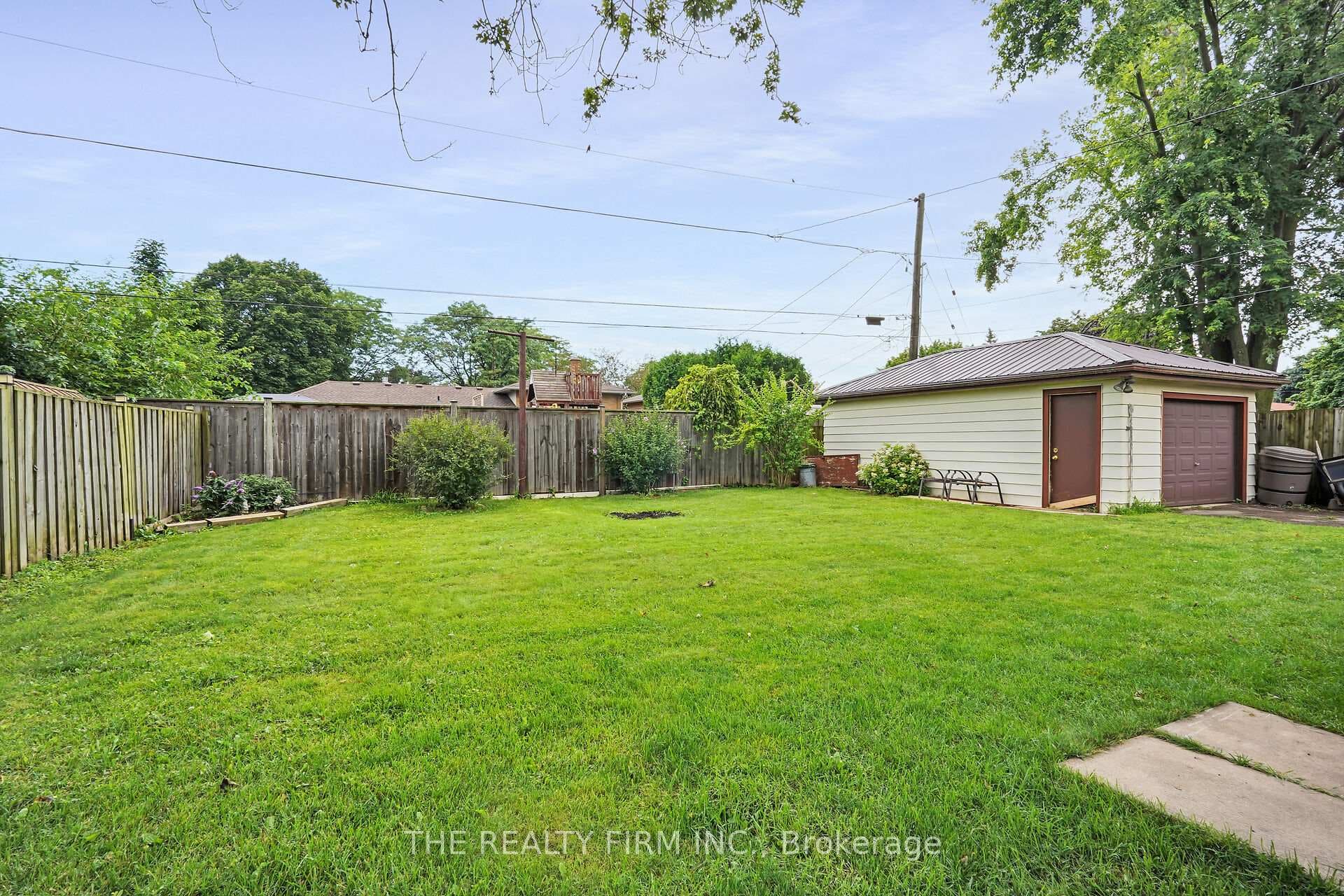 133 Goldwick Crescent photo 31