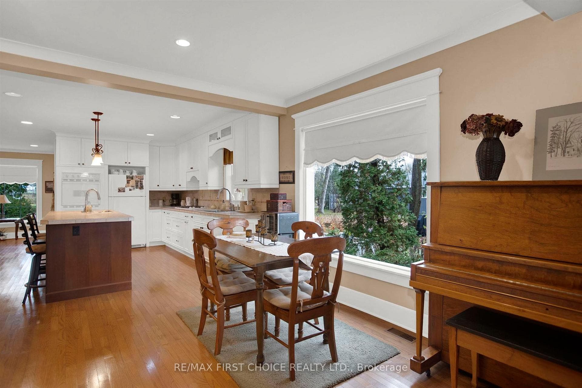 118 Front Street photo 6