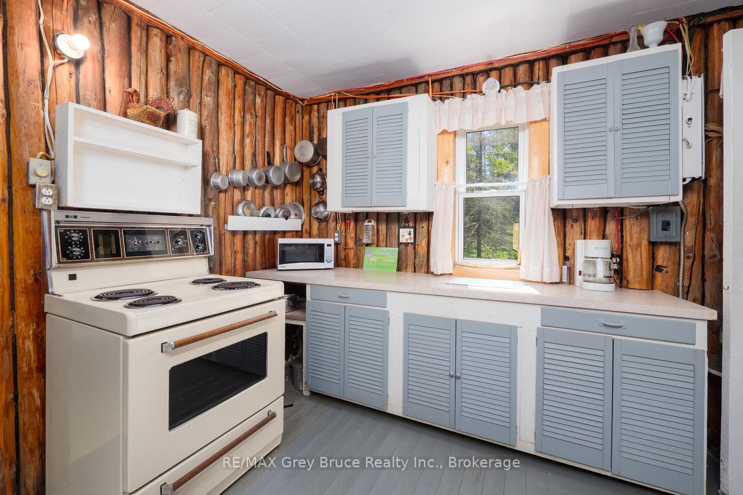 949 Dorcas Bay Road photo 17
