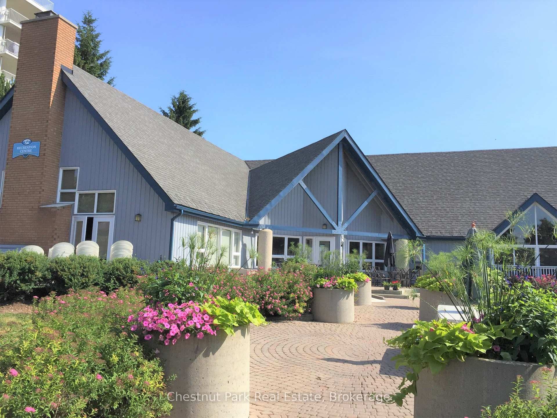 Condo grounds & amenities