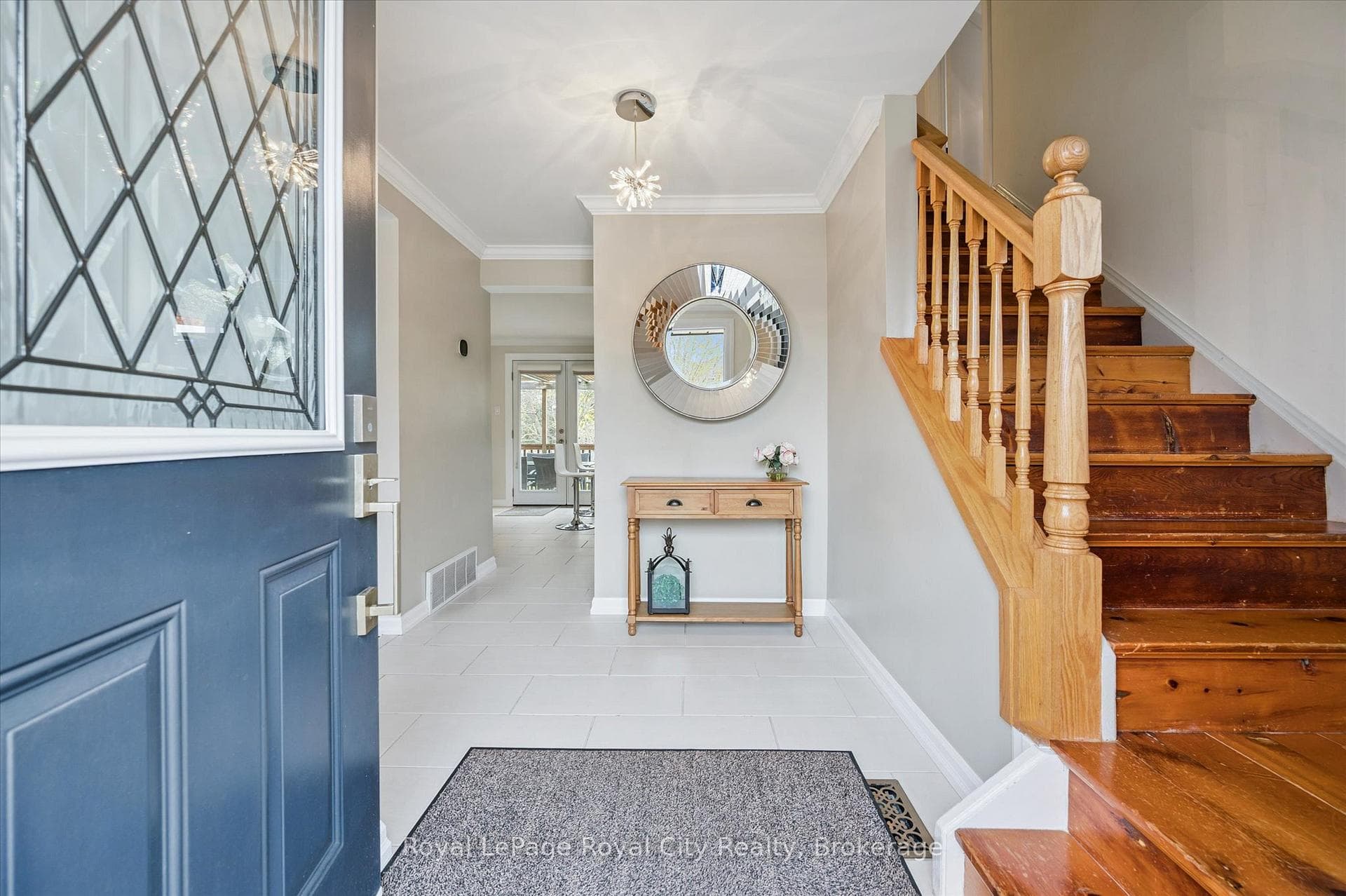 52 Hilldale Crescent photo 11