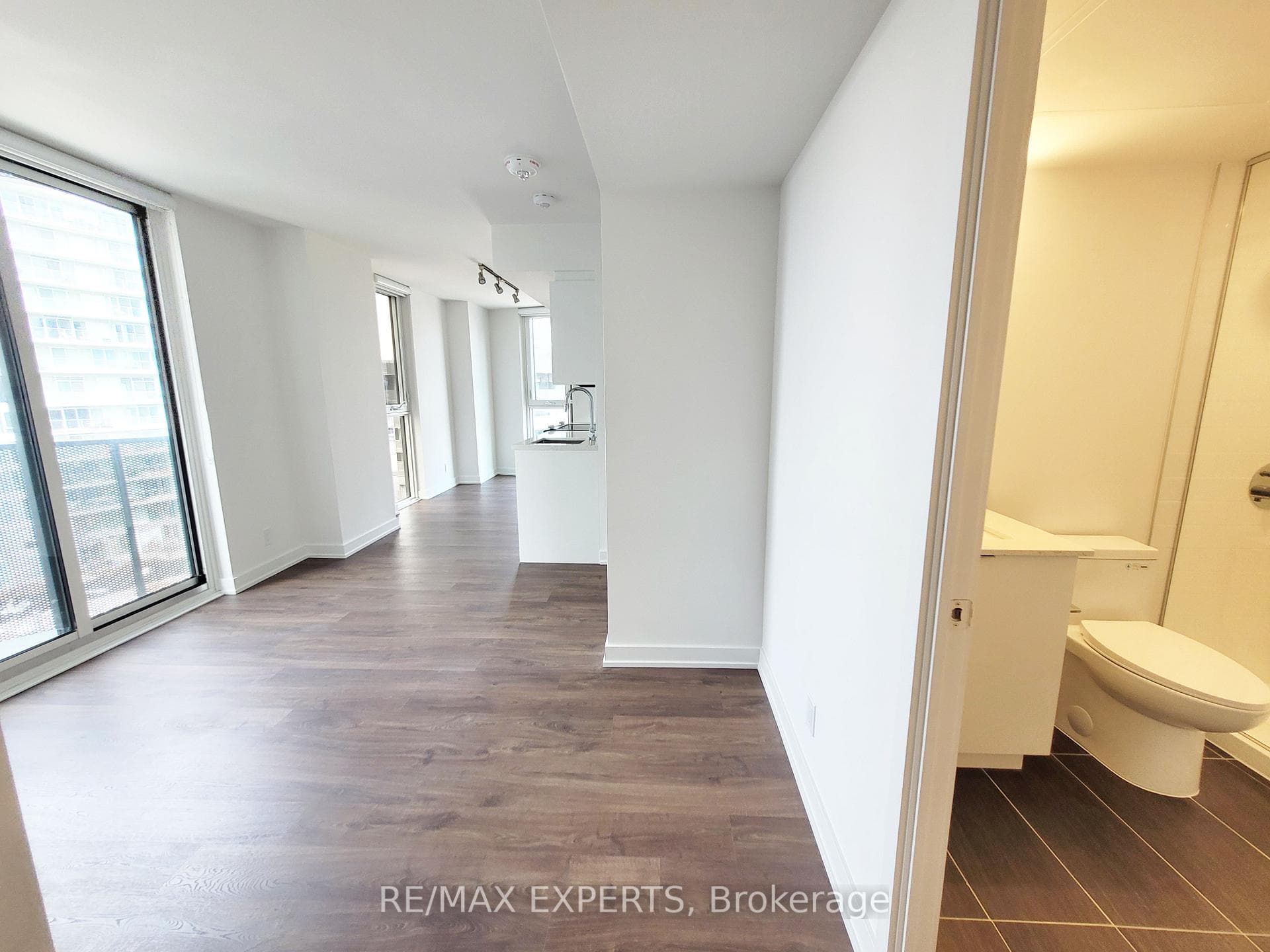 30 Tretti Way Unit 628 photo 11