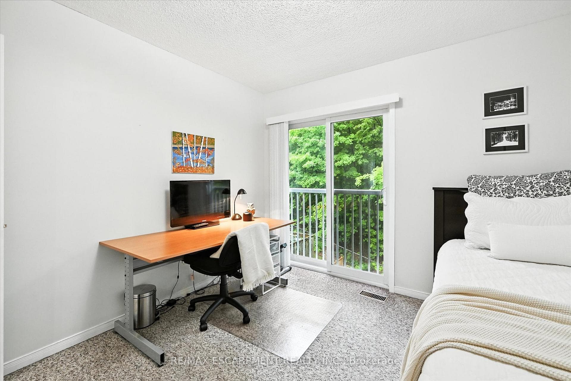 2110 CLEAVER Avenue Unit 228 photo 24