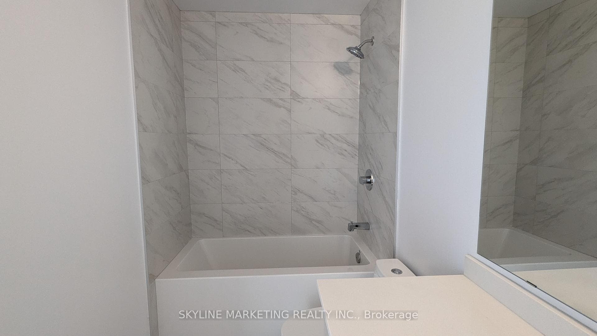 2450 Old Bronte Road Unit 828 photo 14