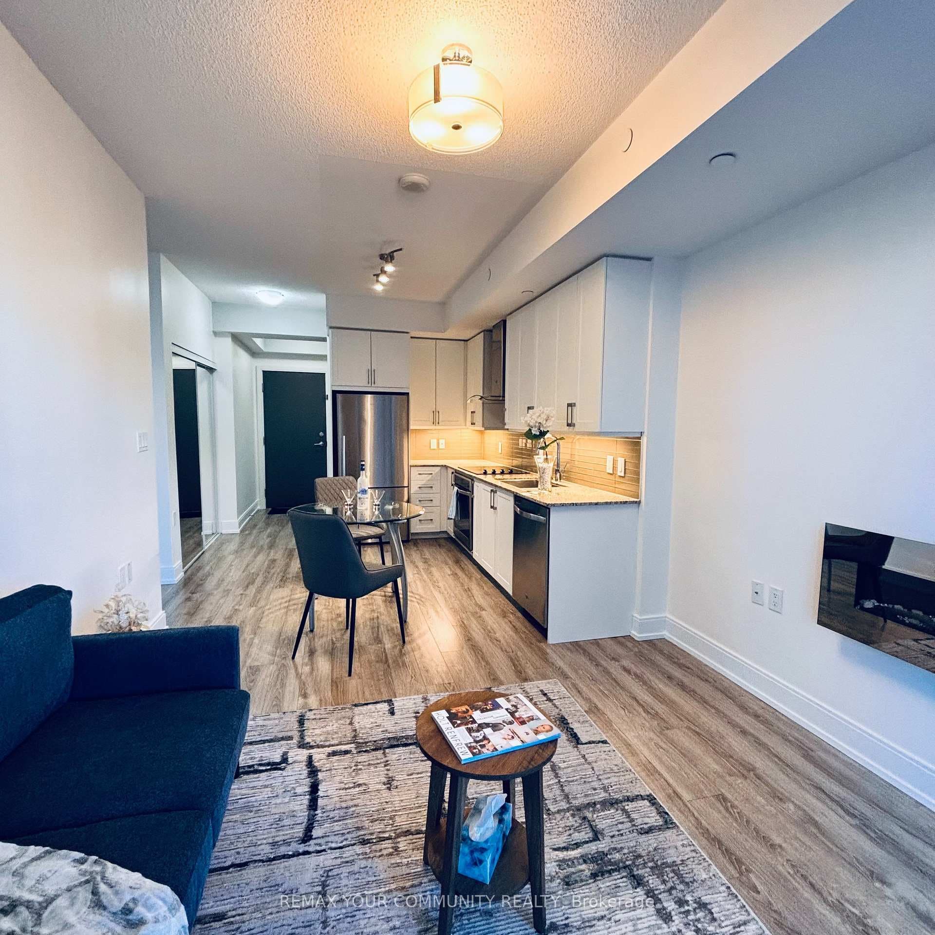 9600 YONGE Street Unit 318B photo 5