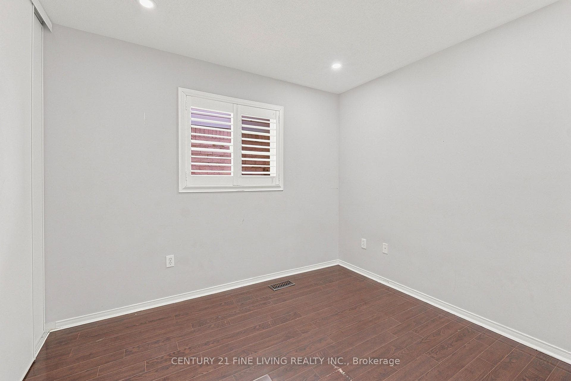 40 Hollowgrove Boulevard photo 20