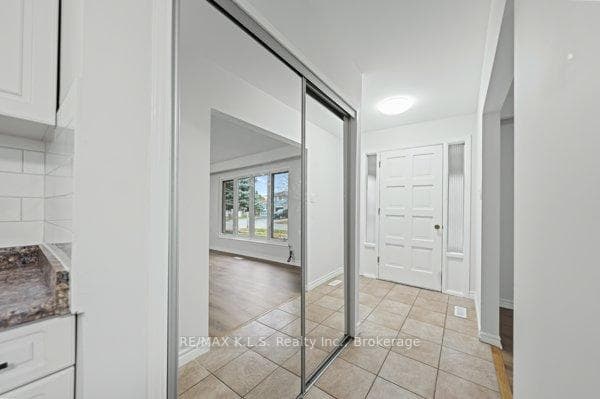 1206 Valentine Drive photo 3
