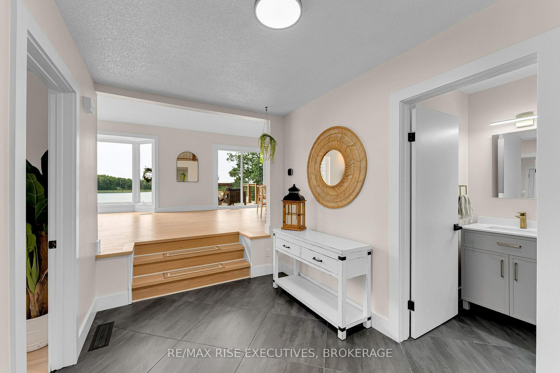 1520 Shore Road photo 9