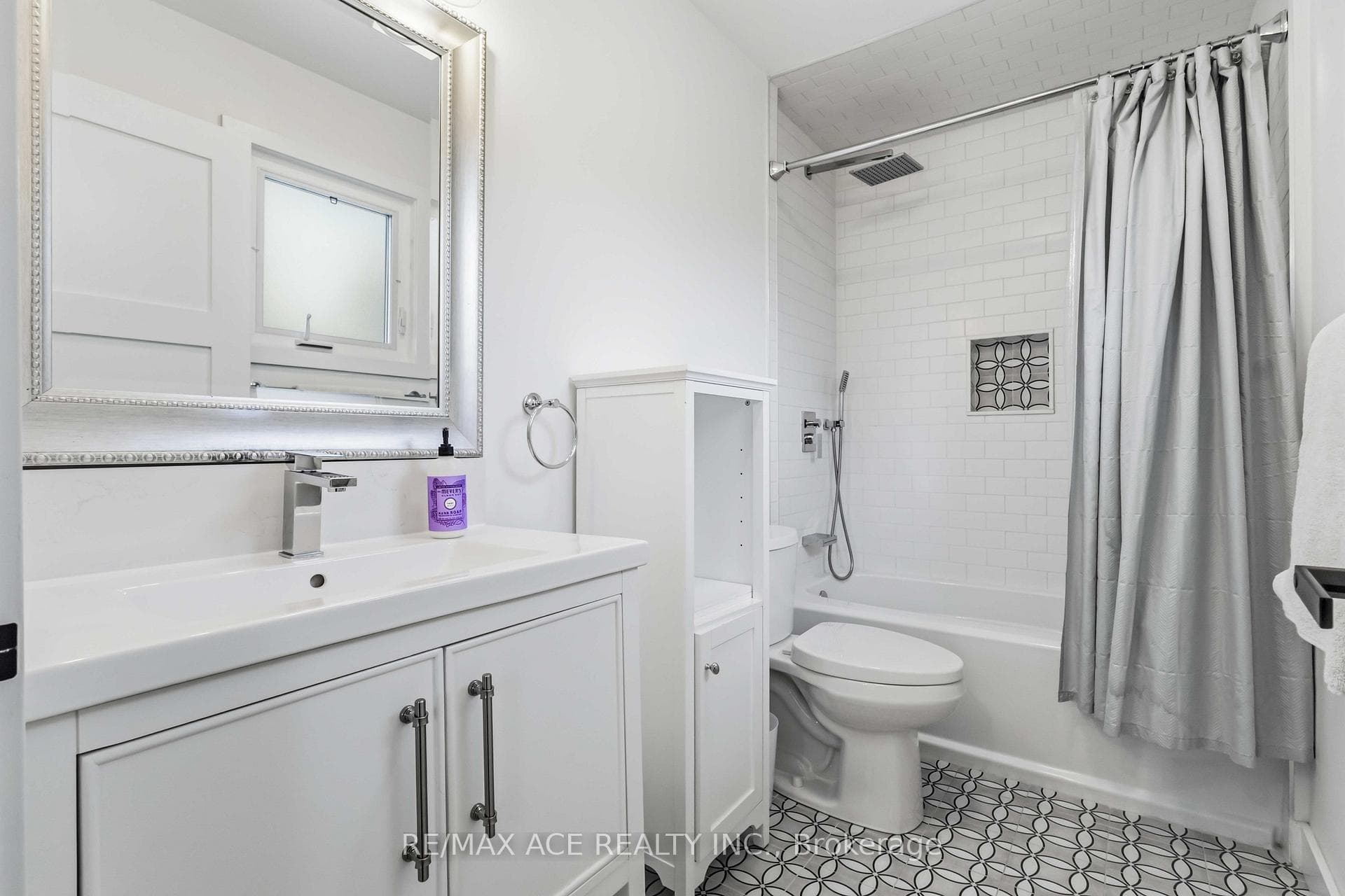 19 Barker Court photo 37