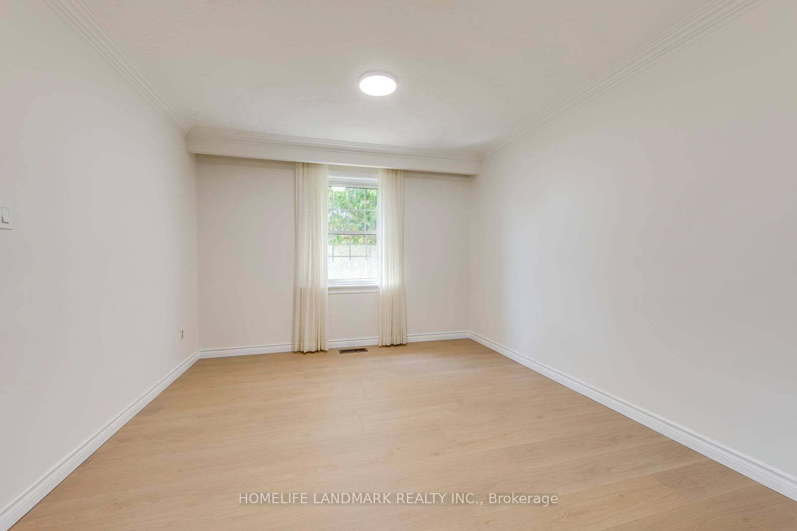 438 Sandmere Place photo 11