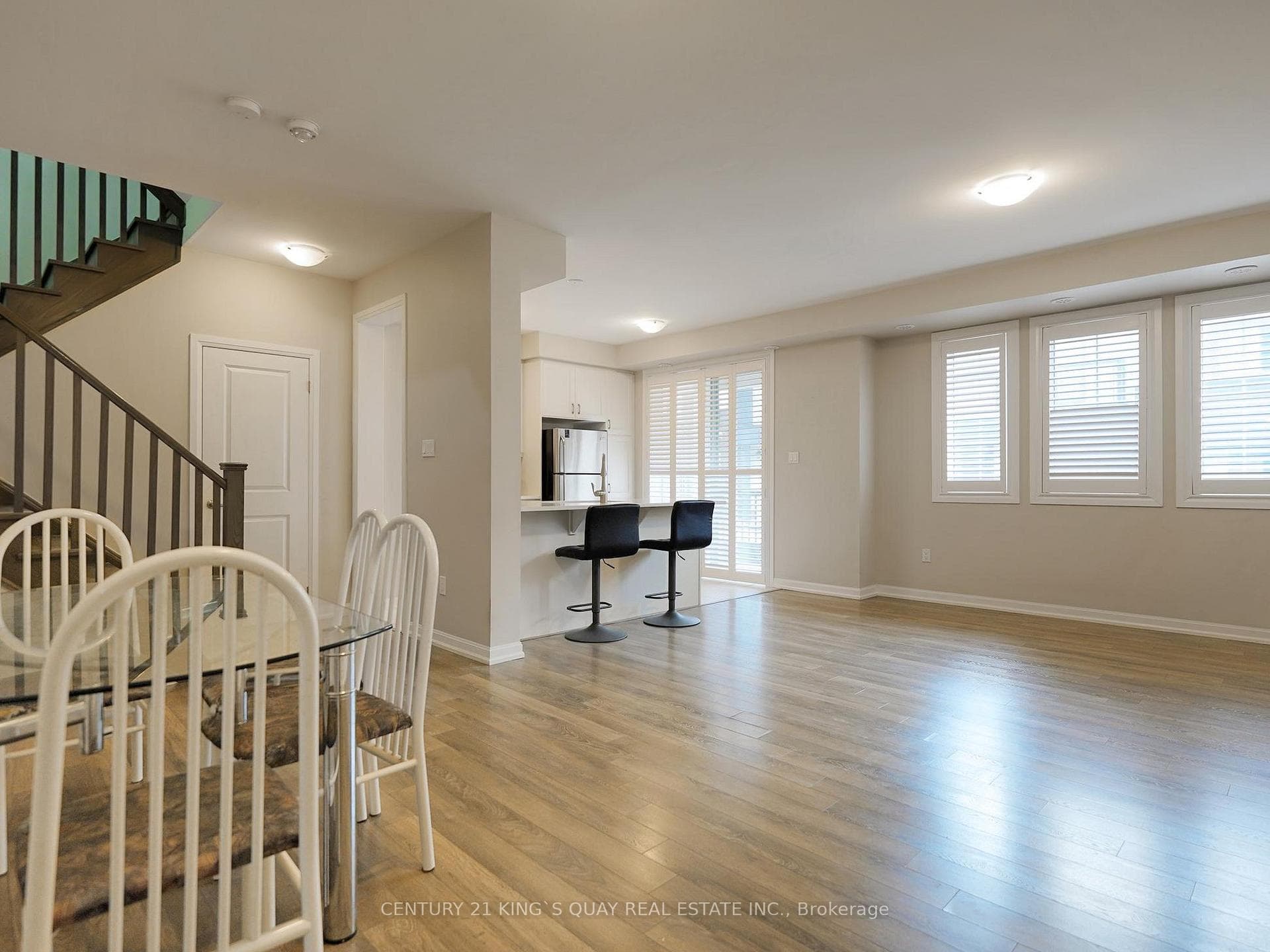 9 Frederick Wilson Avenue photo 5