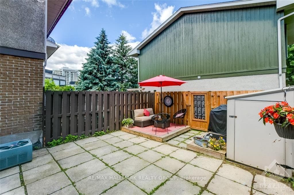 136 COSTELLO Avenue photo 23