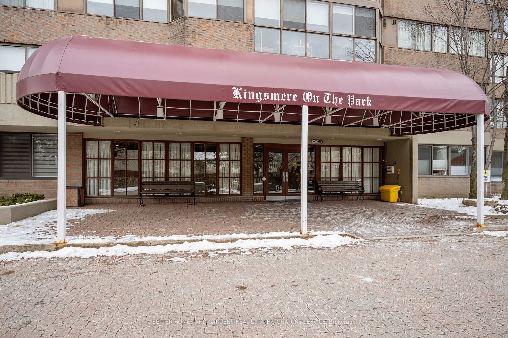880 Dundas Street Unit 1408 photo 3