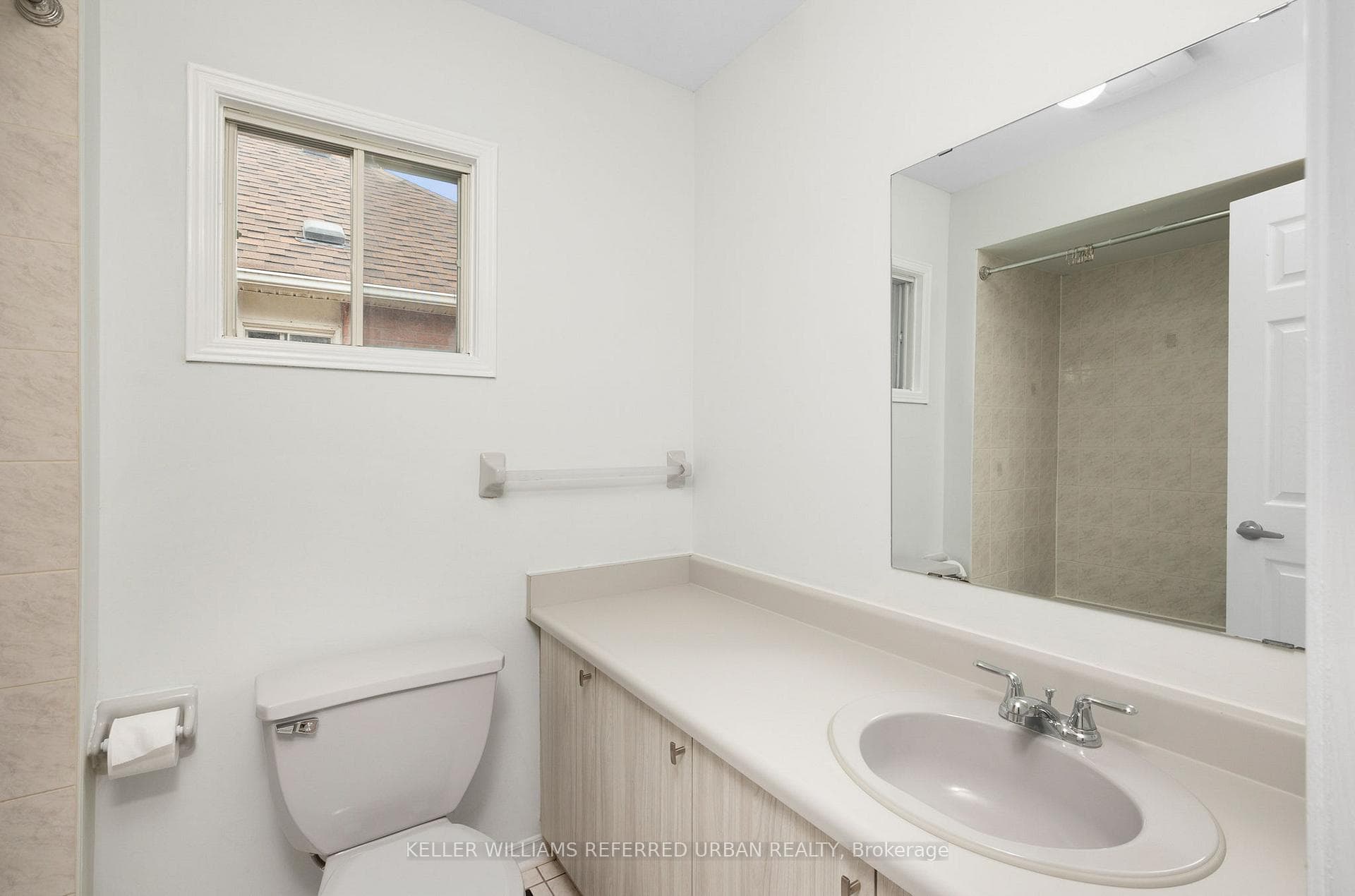 125 Laird Drive photo 23