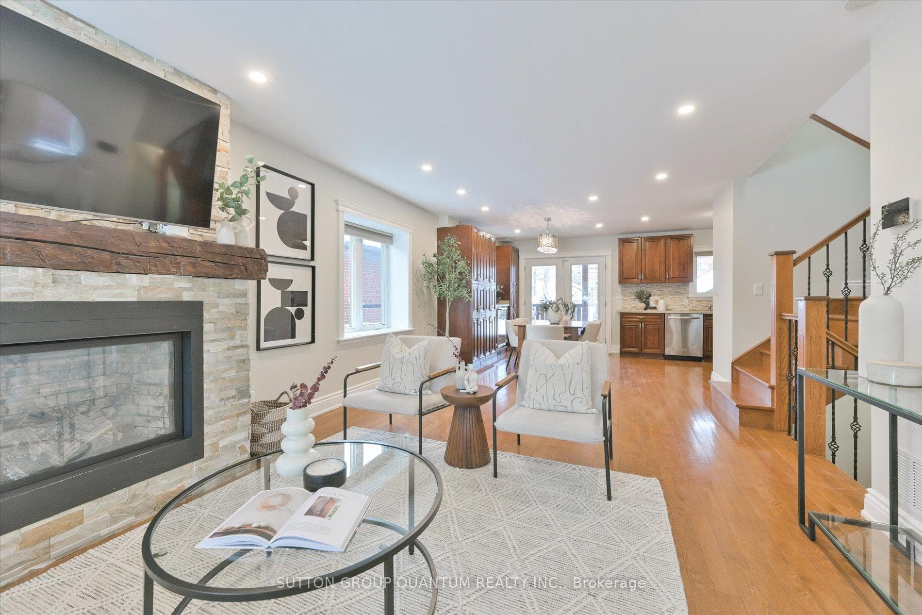 76 Albani Street photo 7