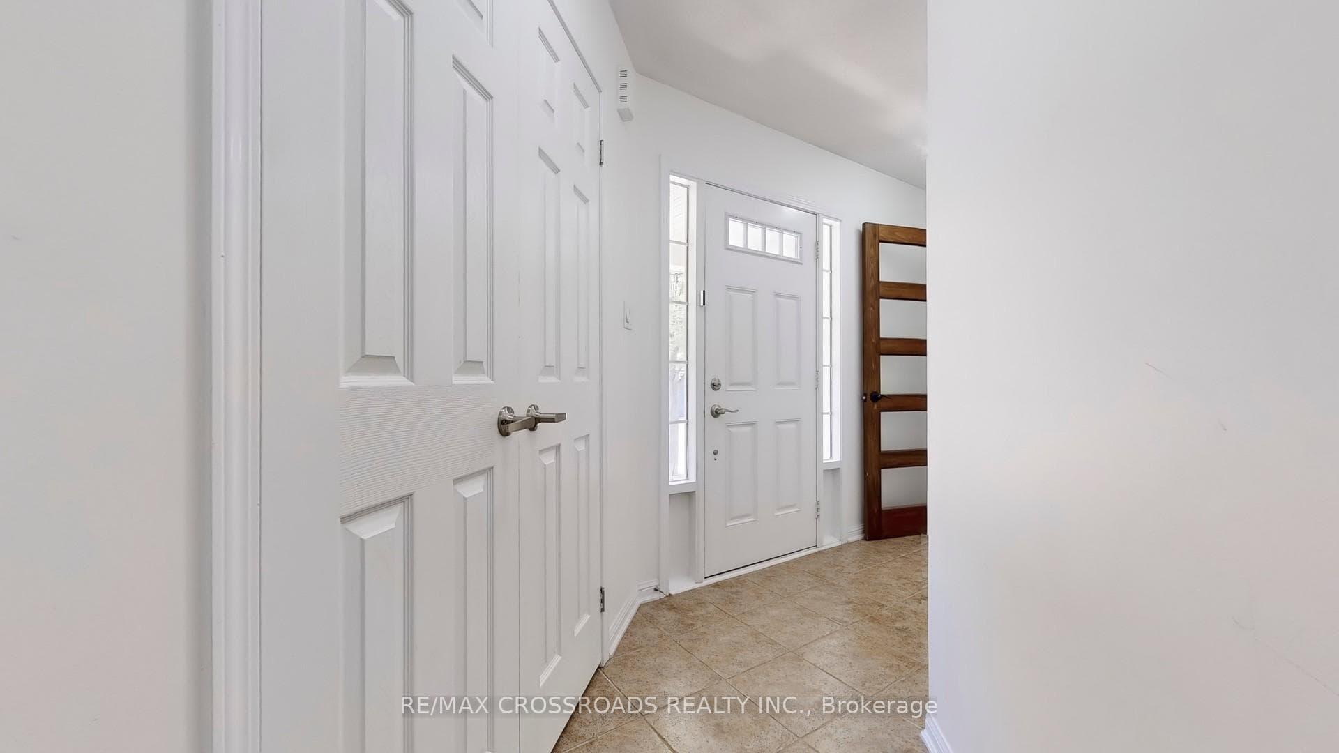 889 Jempson Path photo 29