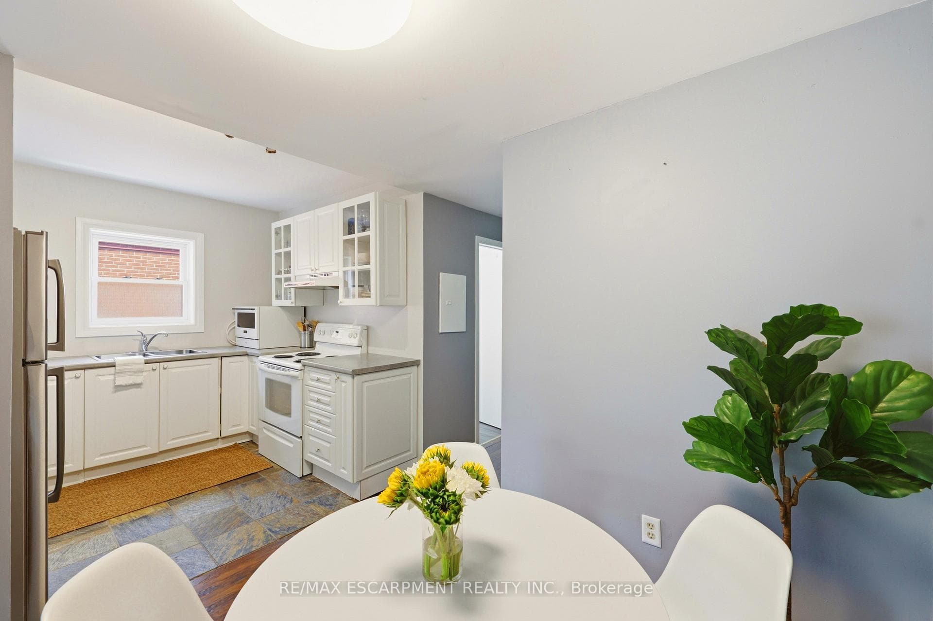 836 CONCESSION Street Unit 310 photo 13
