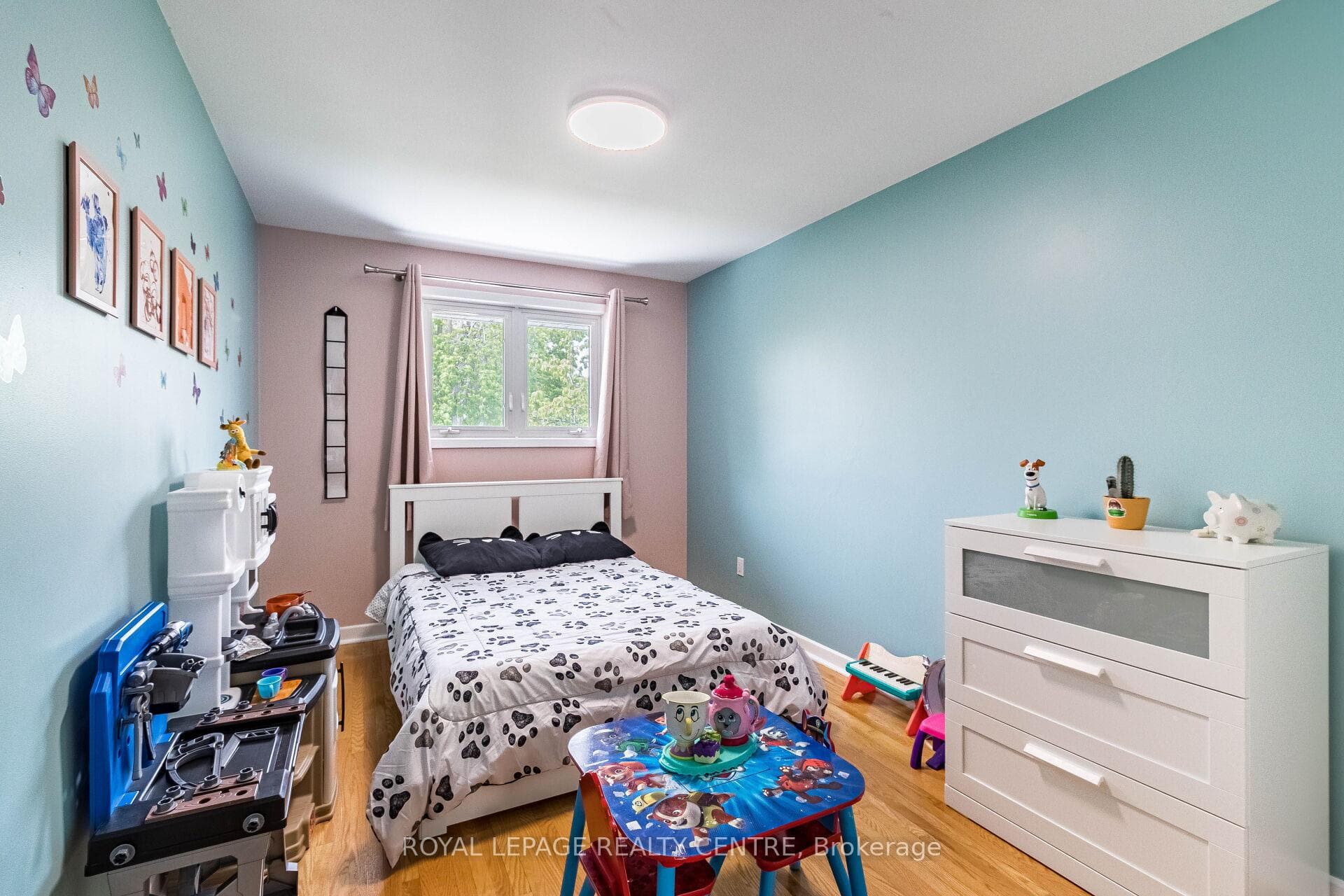 218 Hallmark Avenue photo 17