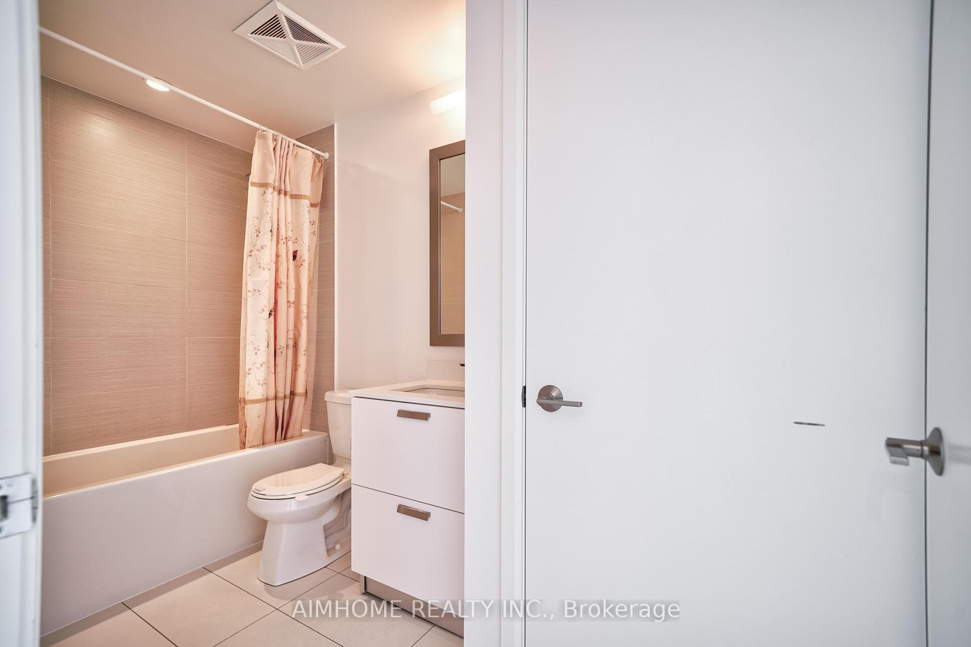 11 Bogert Avenue Unit 904 photo 2