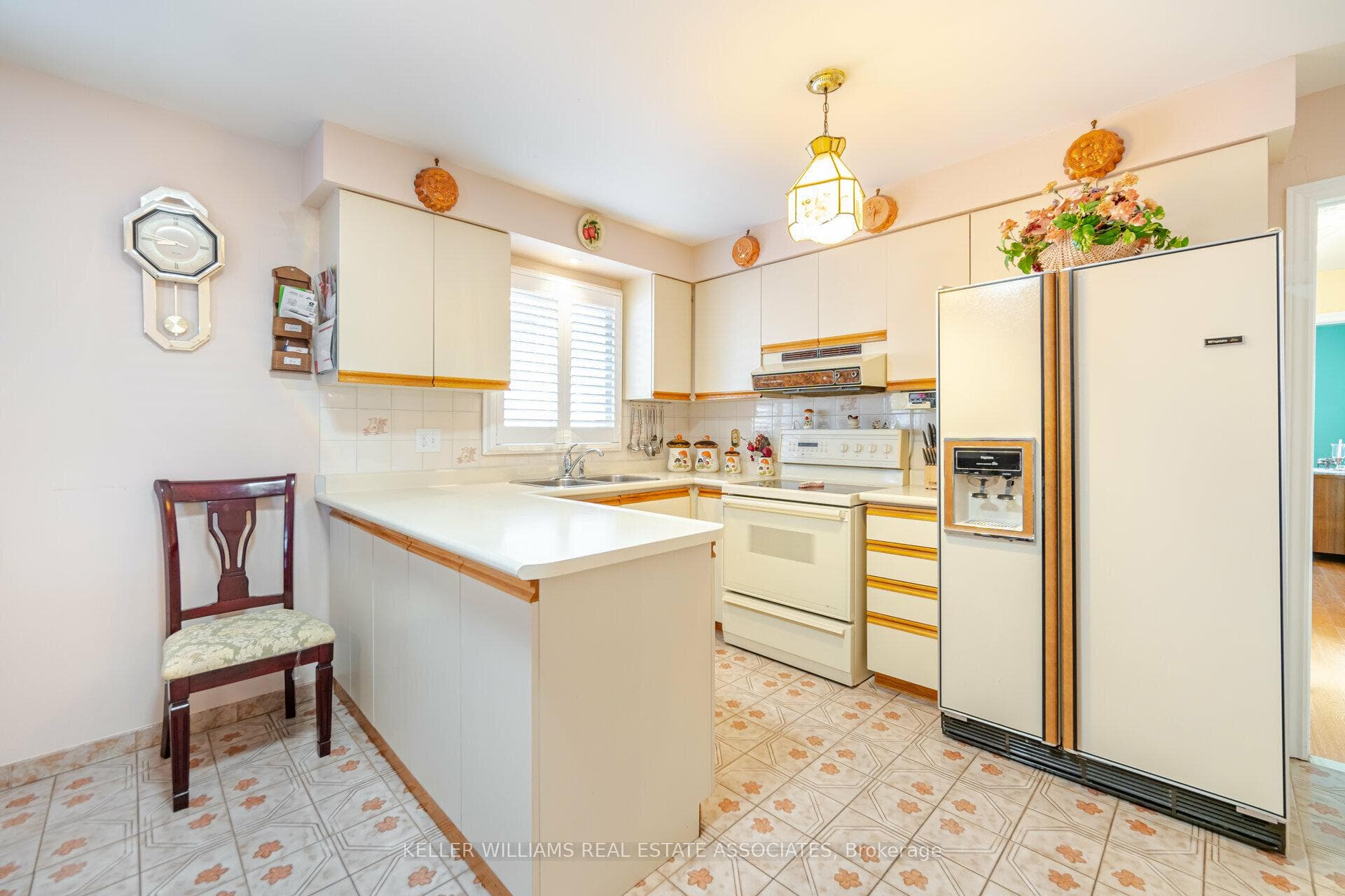 4267 Curia Crescent photo 14