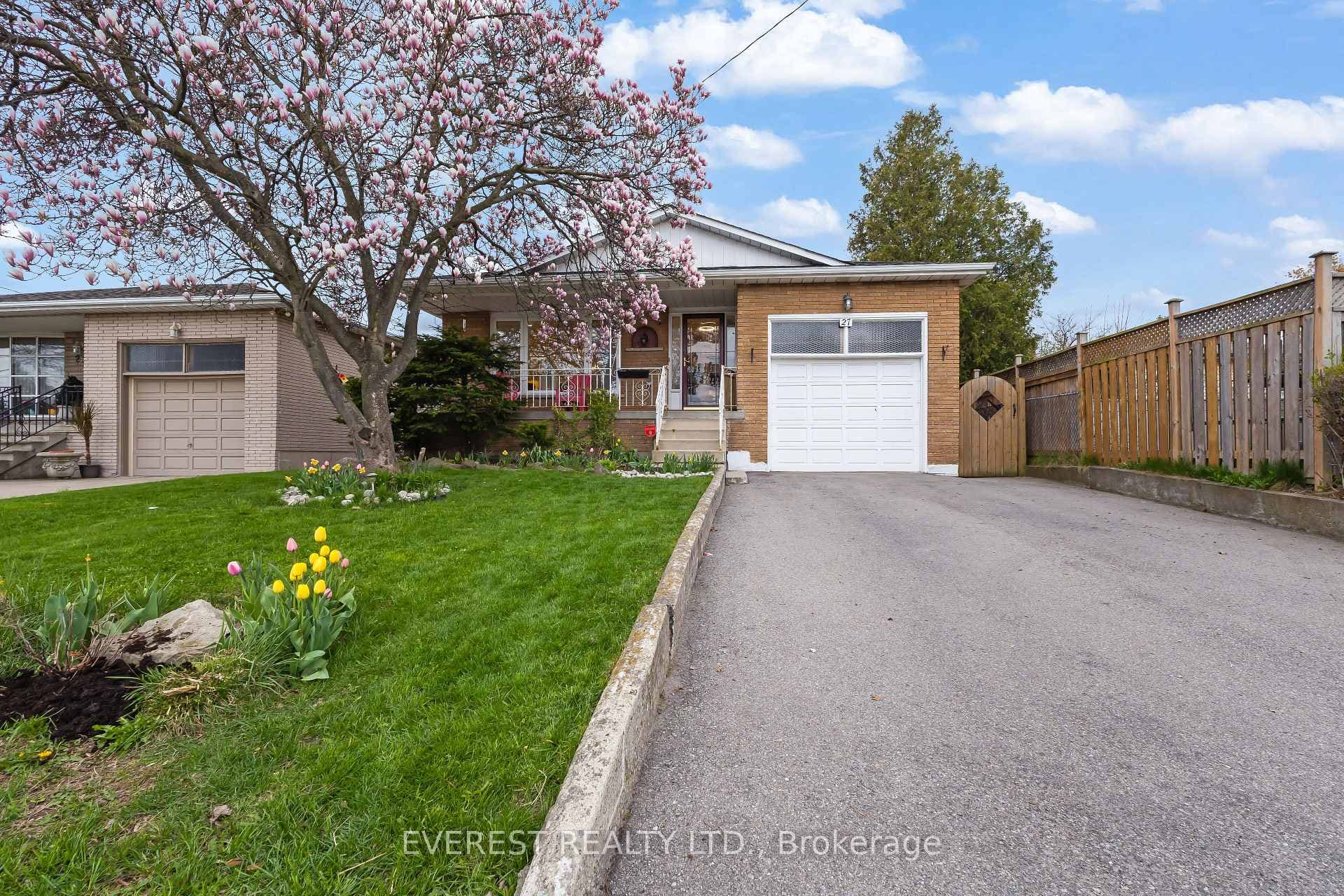 27 Lavina Crescent photo 1