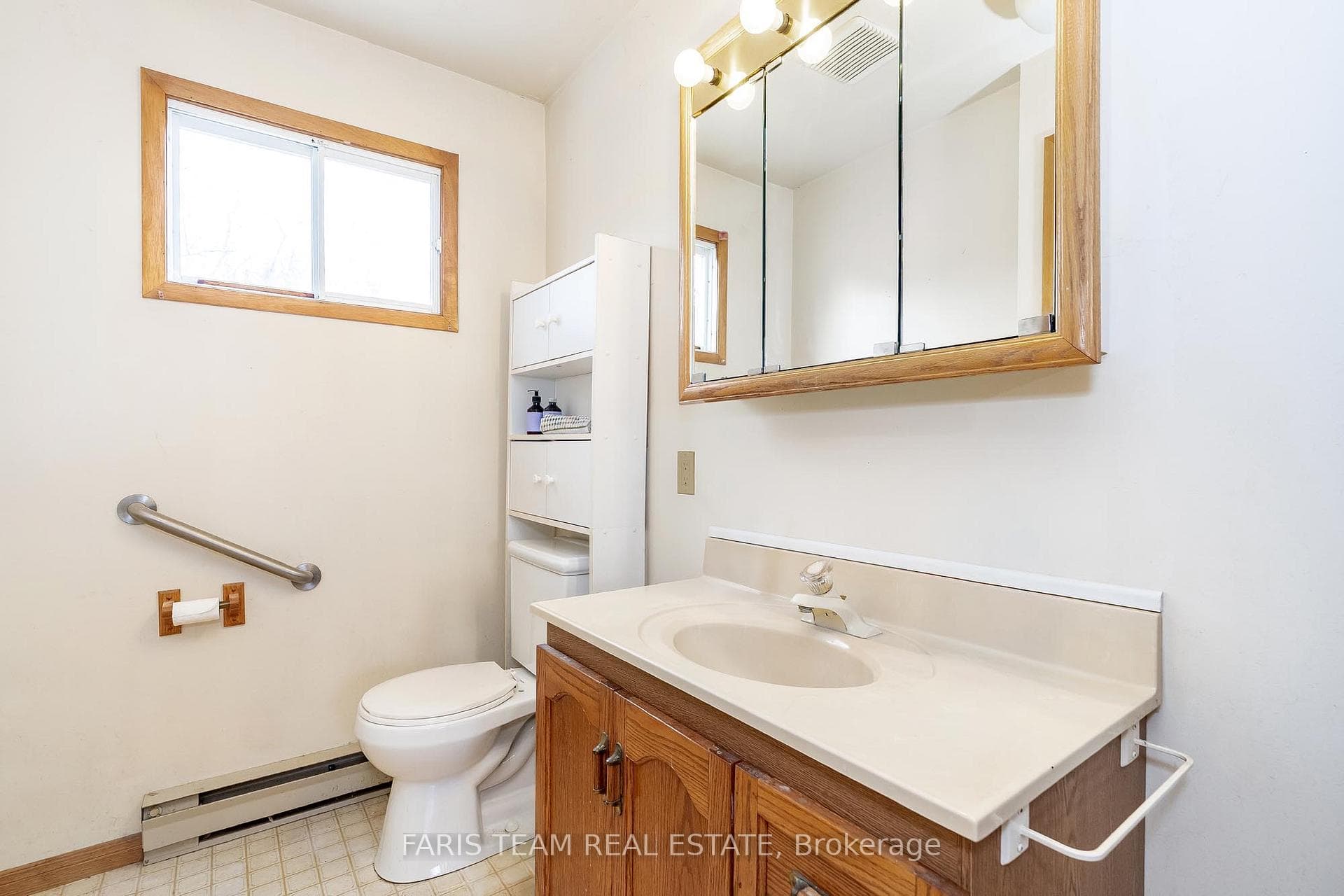 381 Hannah Street photo 12
