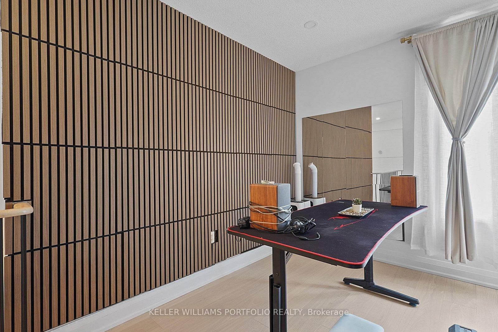 9542 Sheppard Avenue photo 29
