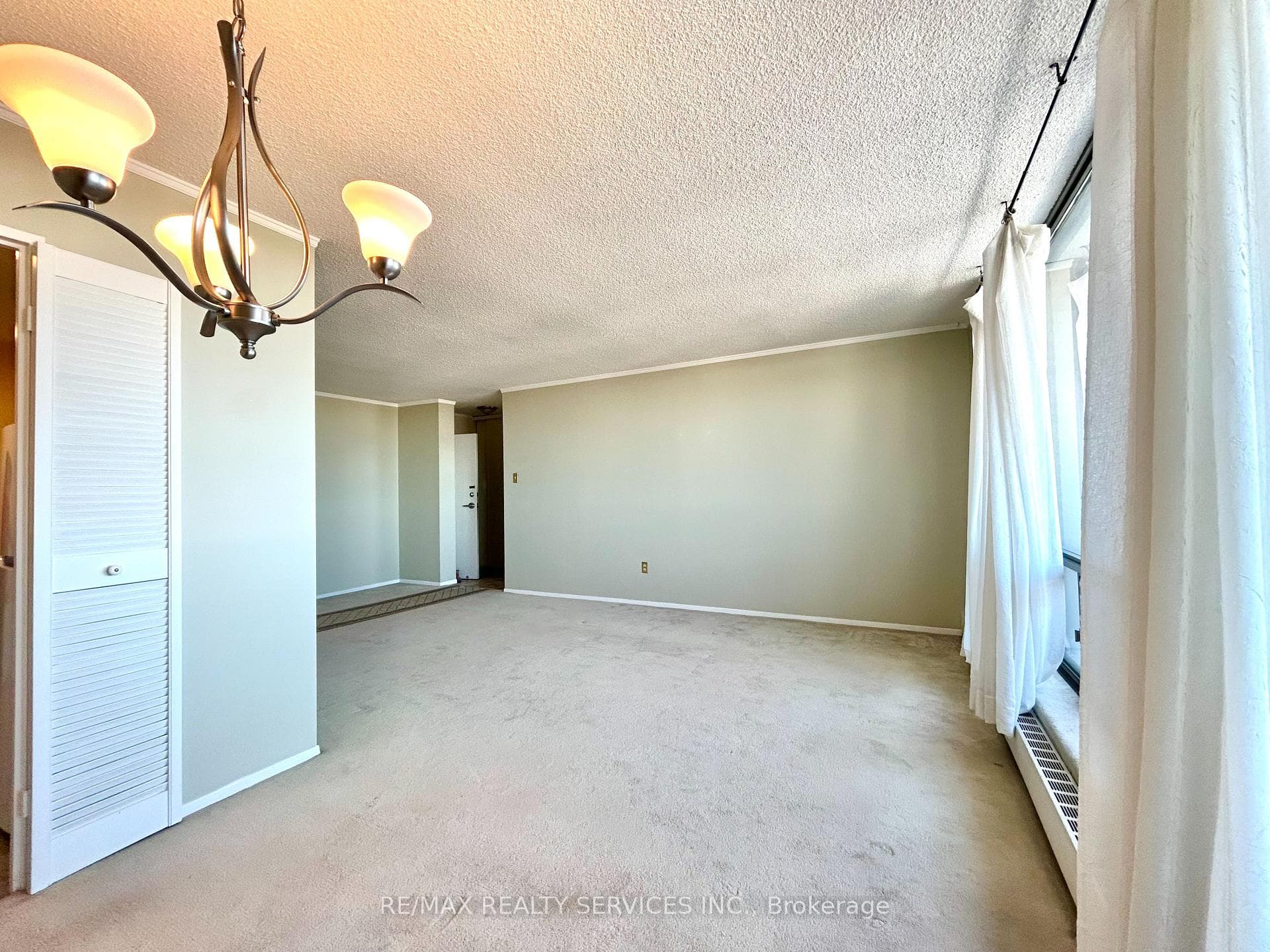 2929 Aquitaine Avenue Unit 701 photo 8