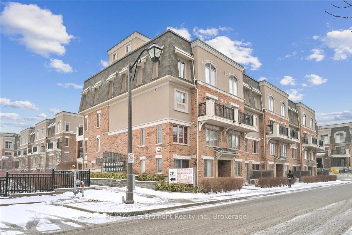 2441 Greenwich Drive Unit 64 photo 2