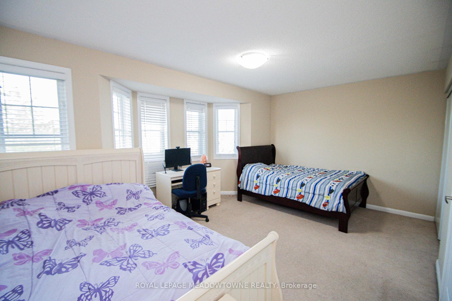 946 Burgess Gardens photo 19