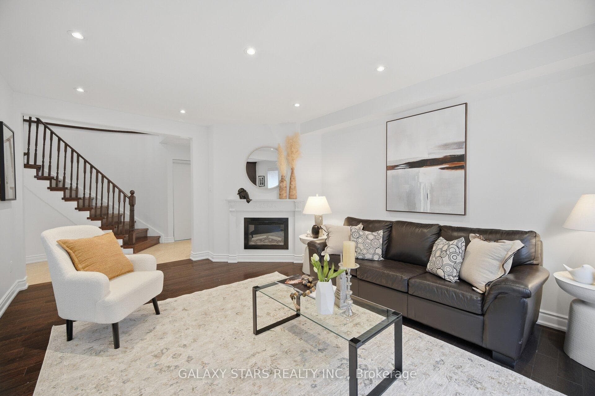 19 Ingleton Boulevard photo 8