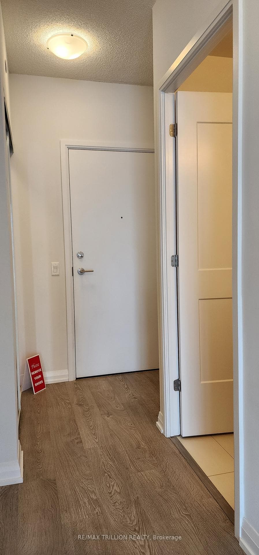 7895 Jane Street Unit 1616 photo 2