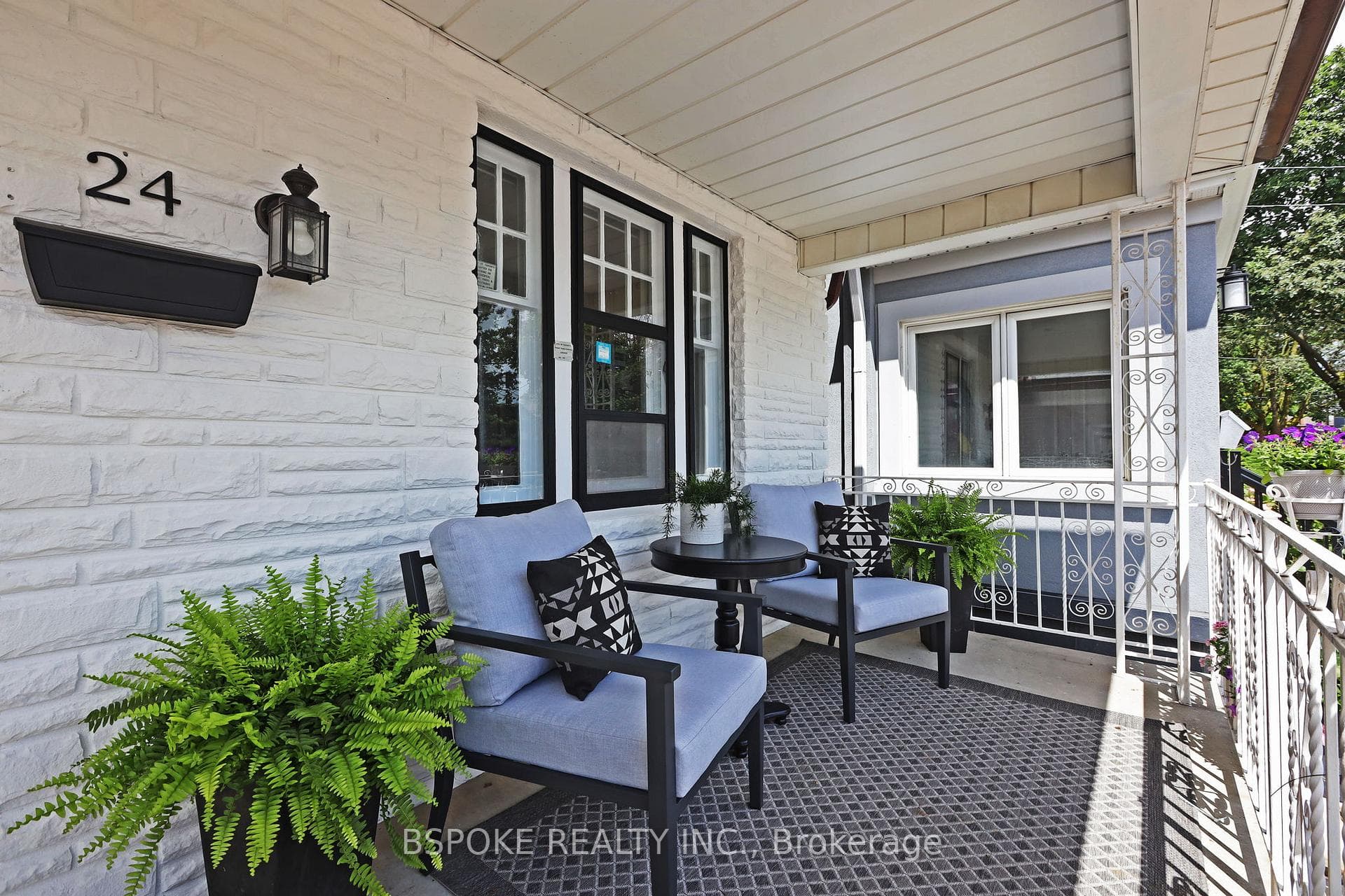 24 Amherst Avenue photo 3