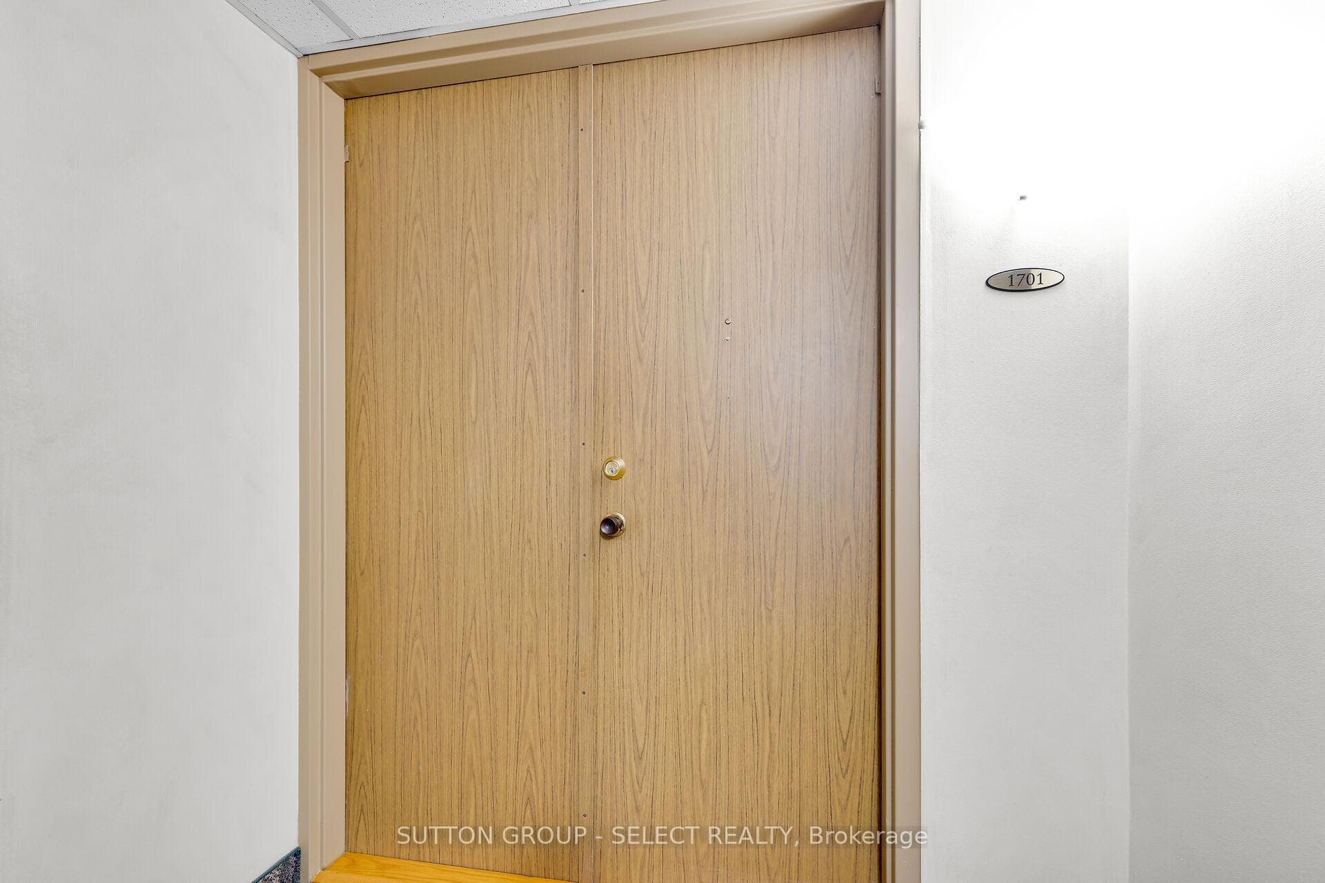 380 King Street Unit 1701 photo 7