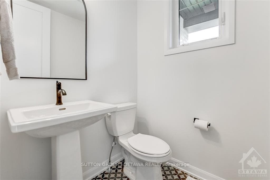 10 ASCARI Road photo 29