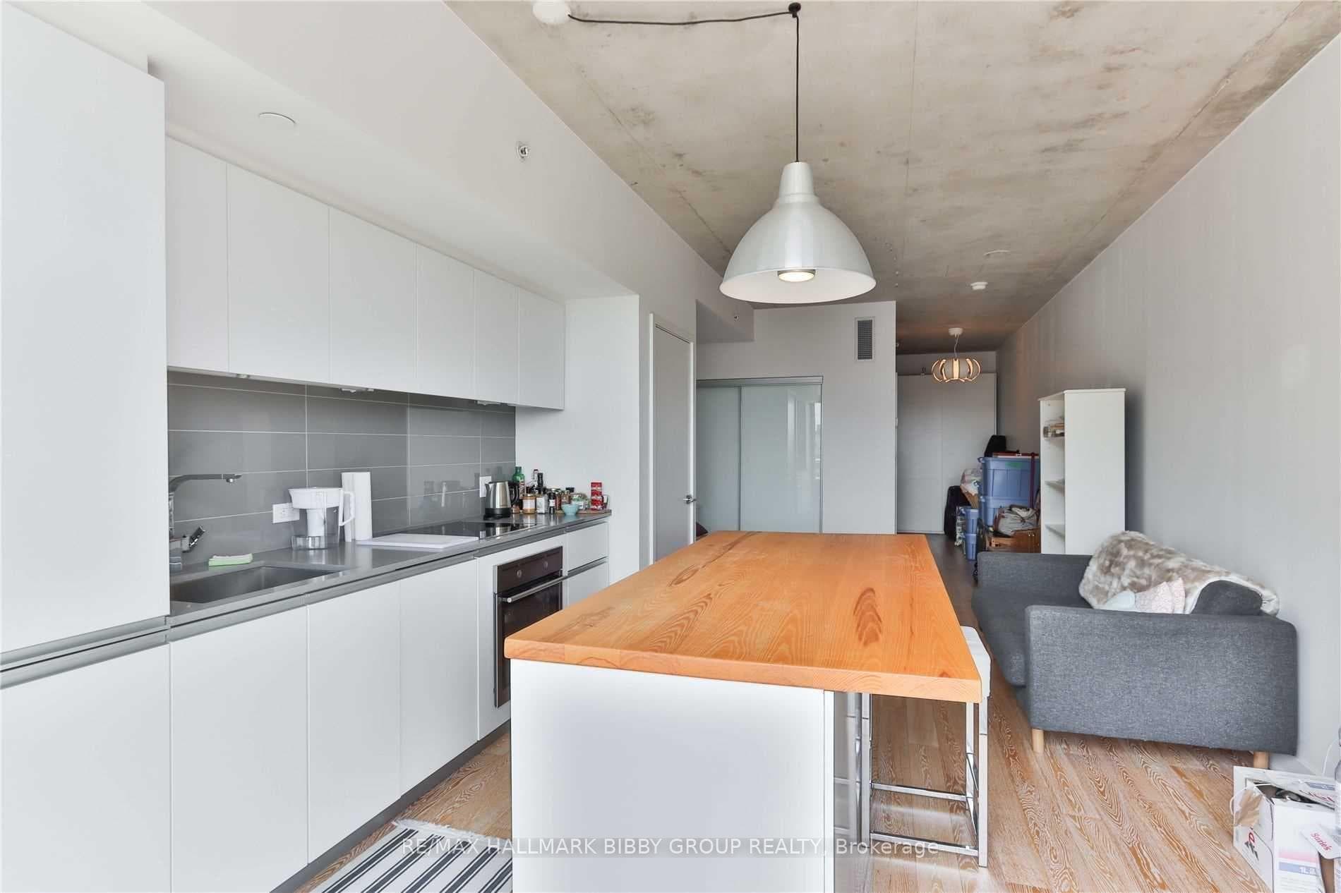 1190 Dundas Street Unit 708 photo 4