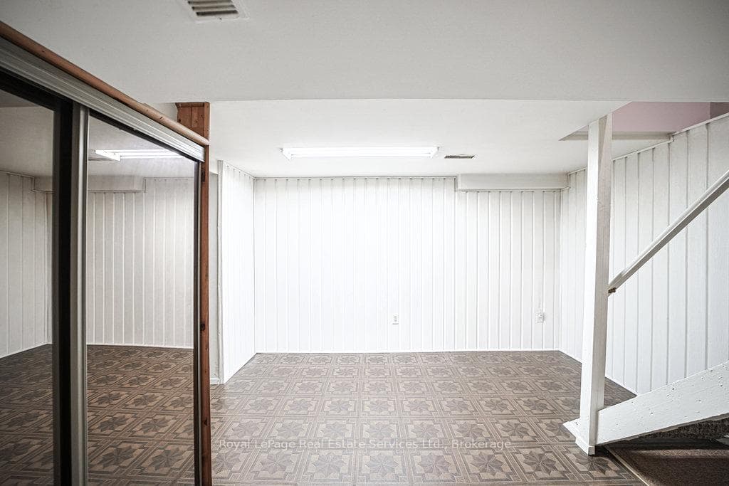 3039 Lakeshore Road photo 16