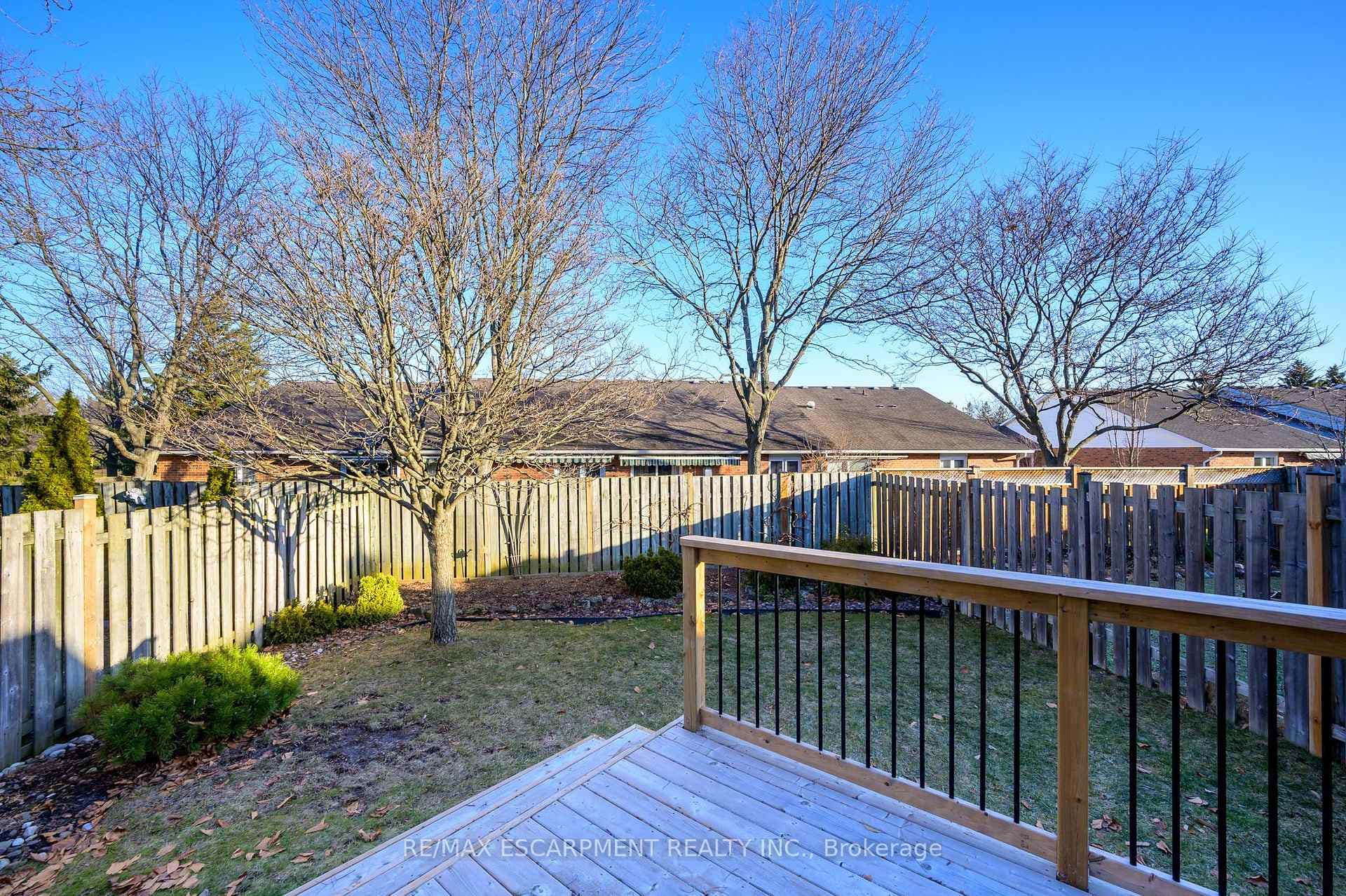 75 BANBURY Drive photo 32