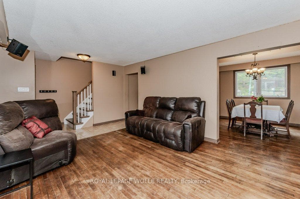 8 Elm Ridge Drive photo 4