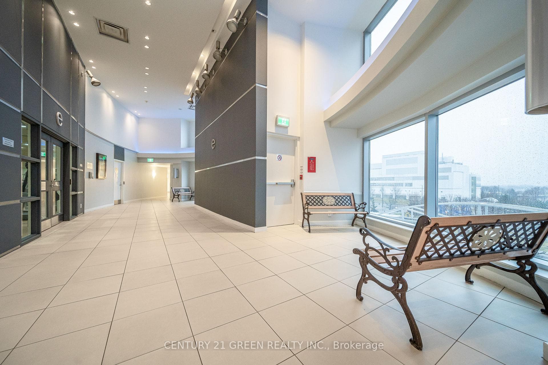 36 Lee Centre Drive Unit 3002 photo 9