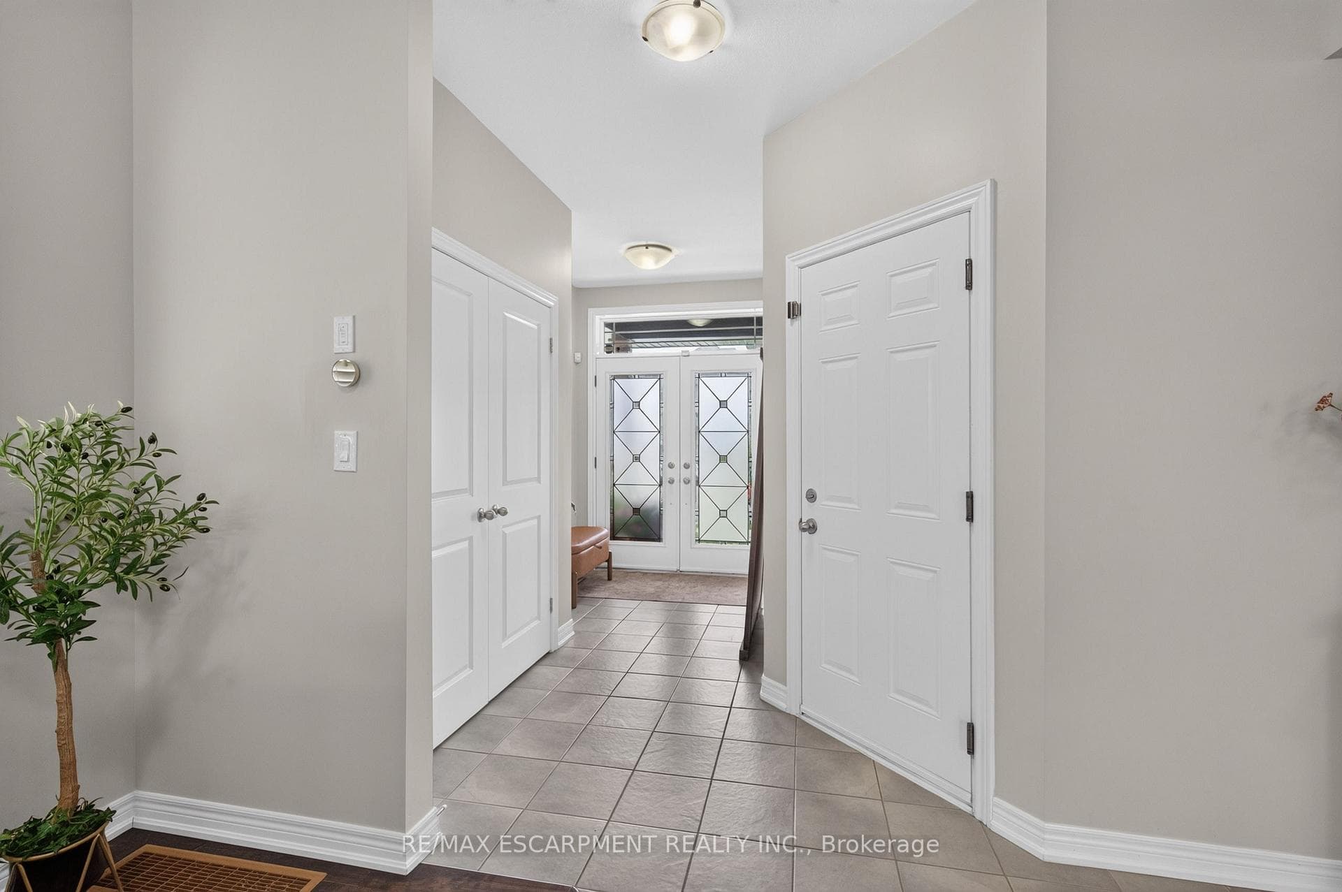 5 Narbonne Crescent photo 9