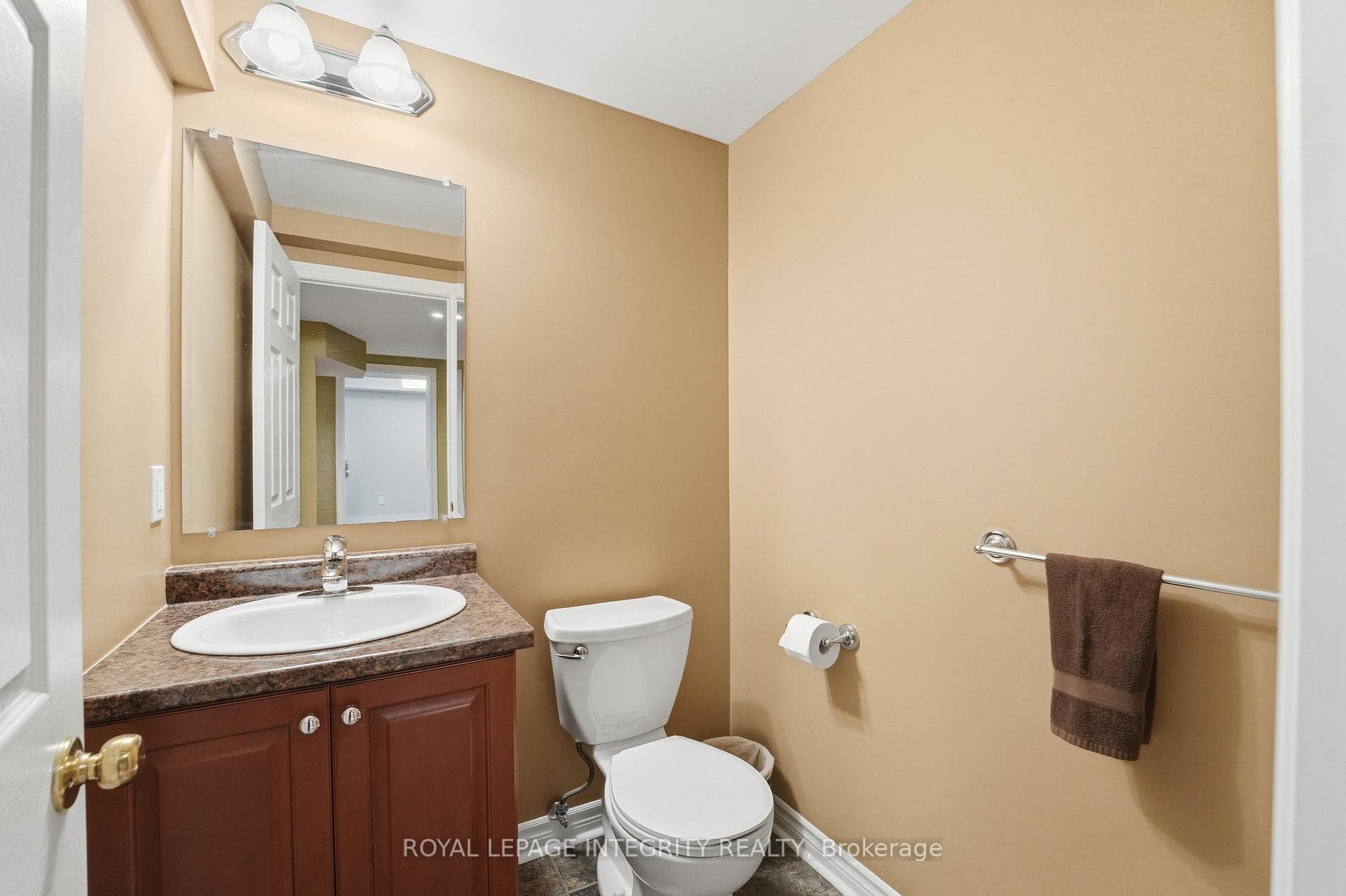 578 Devonwood Circle photo 44