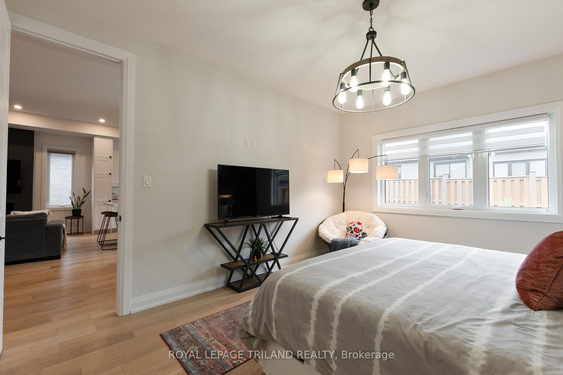 383 Daventry Way Unit 2 photo 19