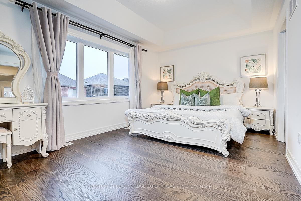 11 Micklefield Avenue photo 23