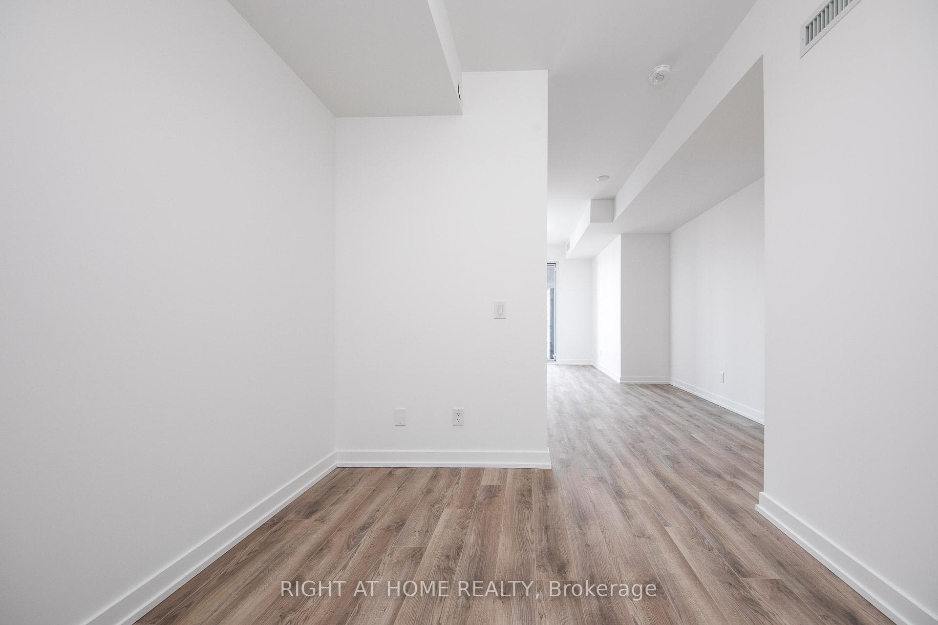 20 Edward Street Unit 1819 photo 8