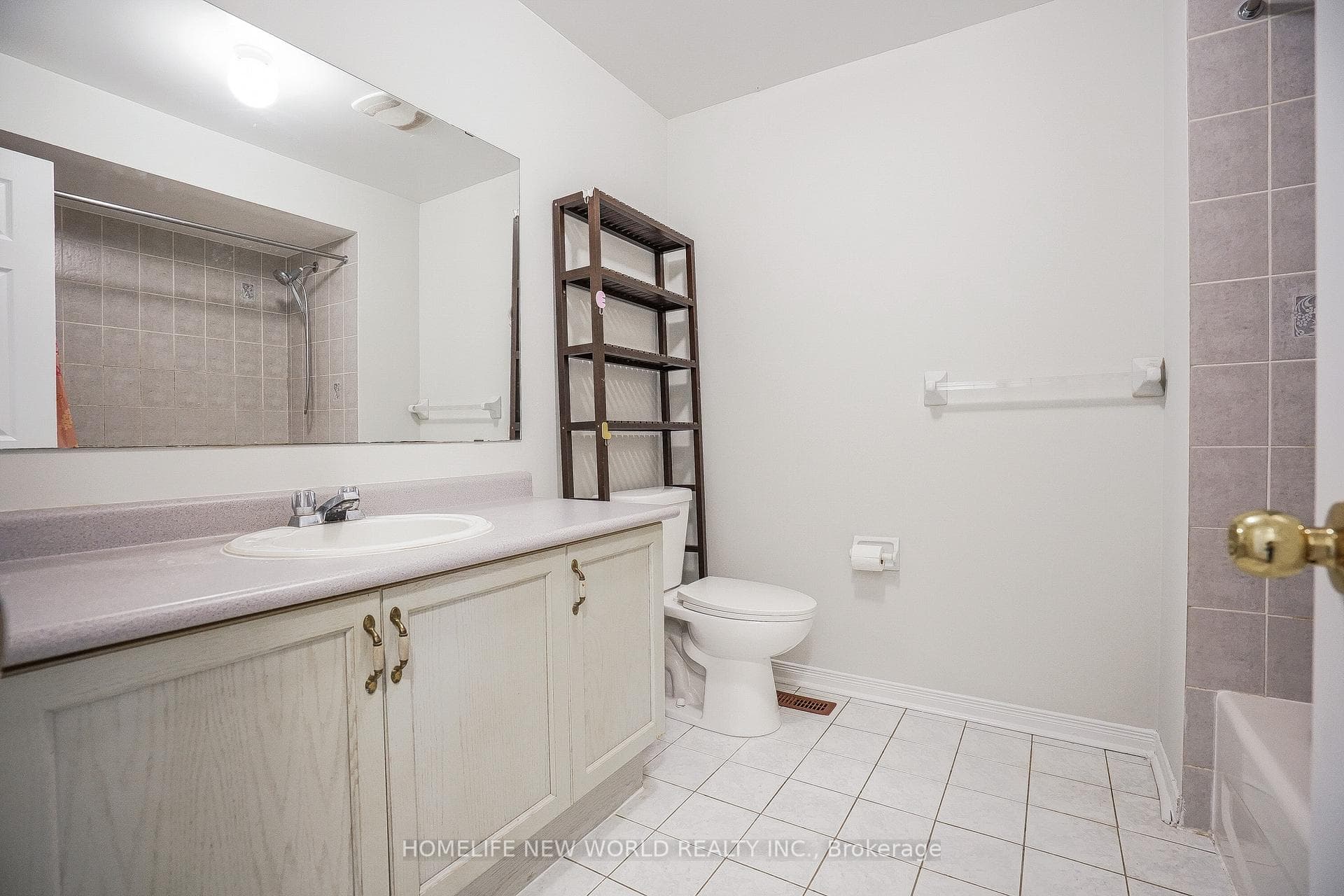 183 Shepton Way Unit Upper photo 8