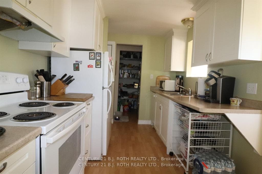 6 Yew Court photo 17
