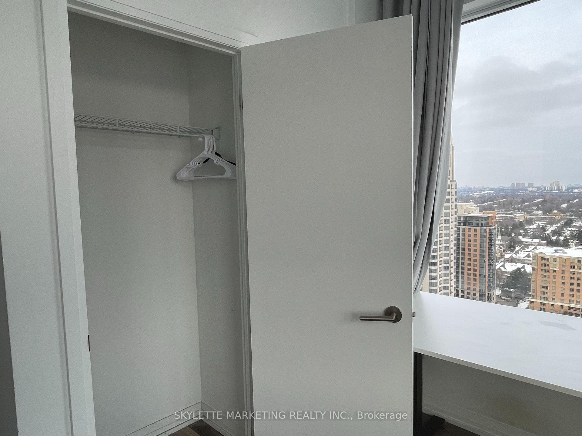75 Canterbury Place Unit 2802 photo 13